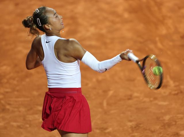 1747273691005048005.jpg (体育)(11)网球——WTA1000罗马站:郑钦文晋级半决赛XxjpseC007017_20250515_PEPFN0A001.jpg